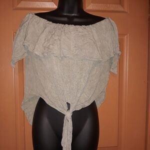 AKIRA off the shoulder green shirt size small A- 19